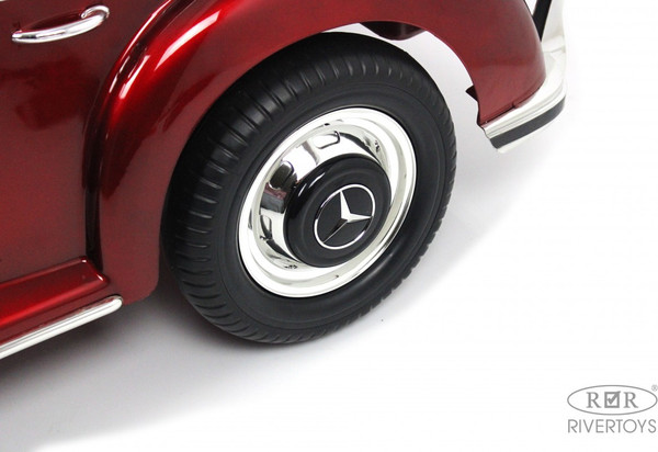 Детский автомобиль RiverToys Mercedes-Benz 300S
