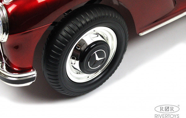 Детский автомобиль RiverToys Mercedes-Benz 300S