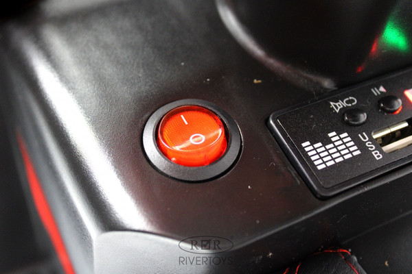 Детский автомобиль RiverToys G005GG