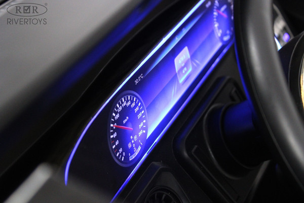 Детский автомобиль RiverToys Mercedes-Benz G500 / E333EE