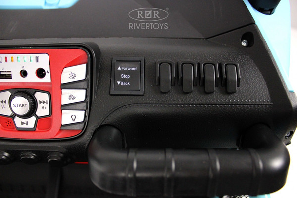 Детский автомобиль RiverToys P555PP