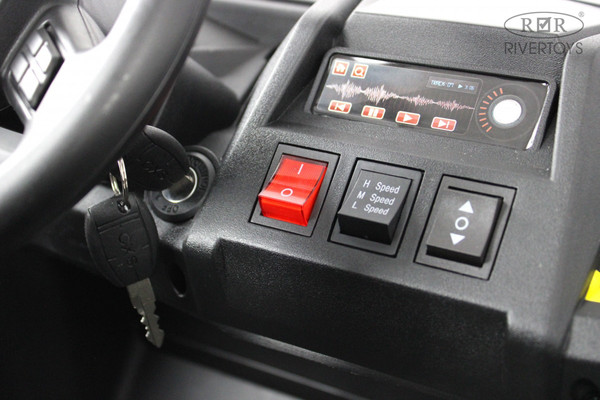 Детский автомобиль RiverToys M222MM