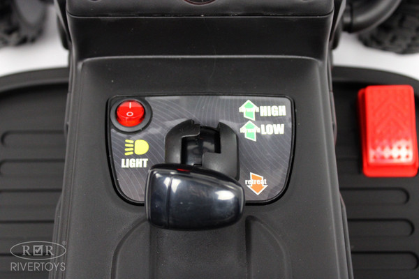 Детский автомобиль RiverToys H444HH