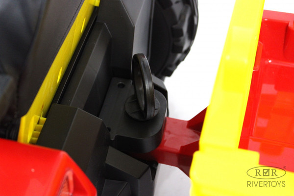 Детский автомобиль RiverToys O555OO