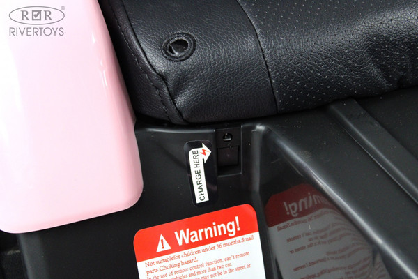 Детский автомобиль RiverToys O555OO