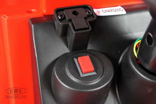 Детский автомобиль RiverToys G001GG