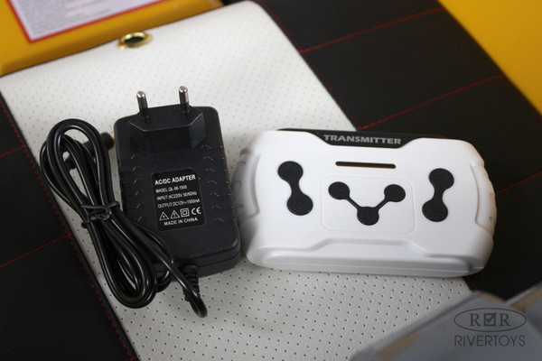 Детский автомобиль RiverToys G002GG