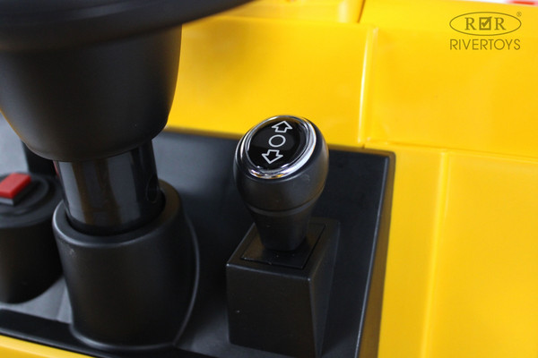 Детский автомобиль RiverToys G002GG