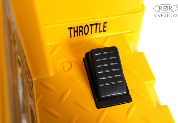 Детский автомобиль RiverToys G002GG