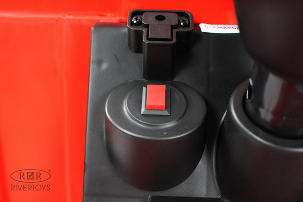 Детский автомобиль RiverToys G002GG