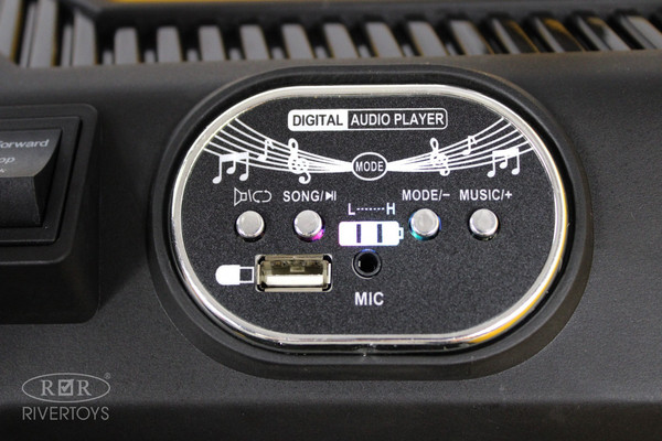 Детский автомобиль RiverToys K111AM