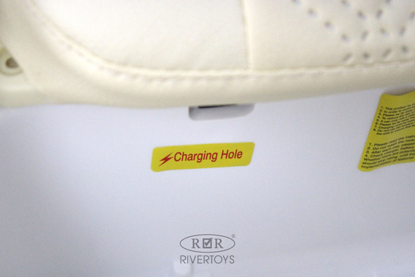 Детский автомобиль RiverToys М333БХ 4WD