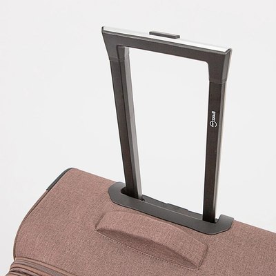 Чемодан на колесах Grott 338-1001/2-24BRW