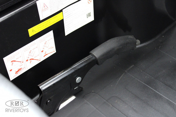 Детский автомобиль RiverToys T911TT