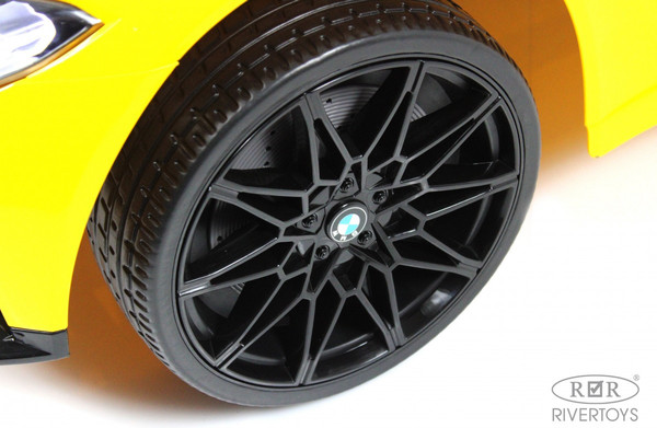 Детский автомобиль RiverToys BMW M4 / A004AA