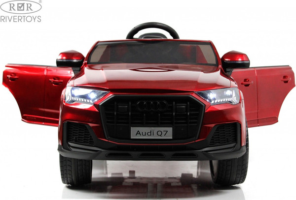 Детский автомобиль RiverToys Audi Q7 / HL678