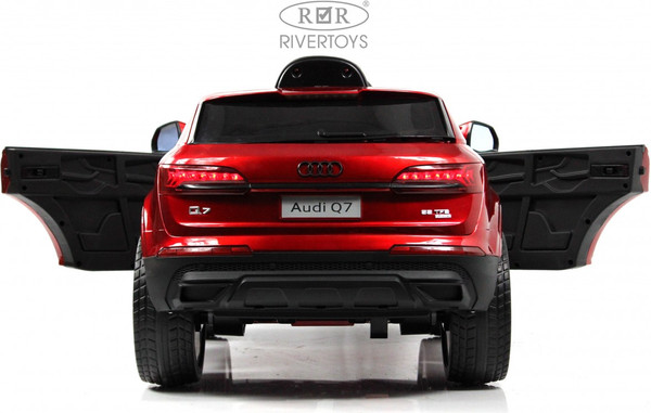 Детский автомобиль RiverToys Audi Q7 / HL678