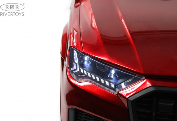 Детский автомобиль RiverToys Audi Q7 / HL678