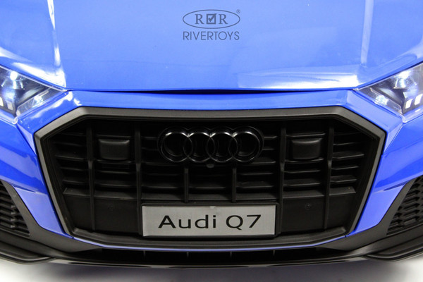 Детский автомобиль RiverToys Audi Q7 / HL678