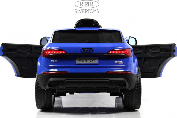 Детский автомобиль RiverToys Audi Q7 / HL678
