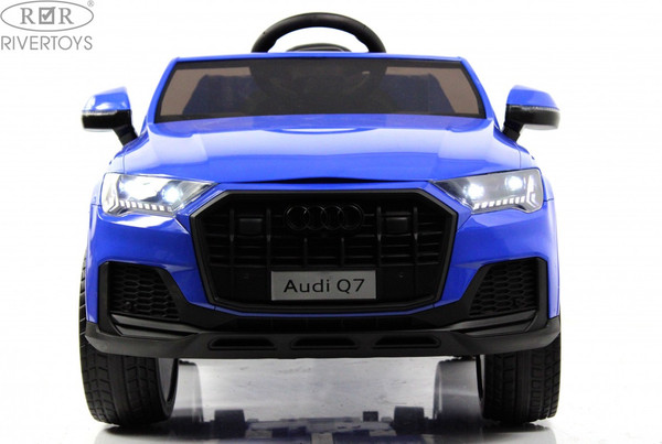 Детский автомобиль RiverToys Audi Q7 / HL678