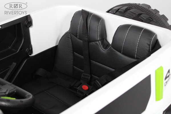 Детский автомобиль RiverToys М222БХ