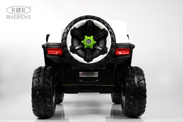 Детский автомобиль RiverToys М222БХ
