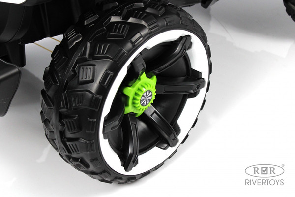 Детский автомобиль RiverToys М222БХ