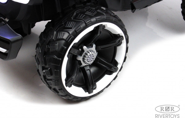 Детский автомобиль RiverToys М222БХ