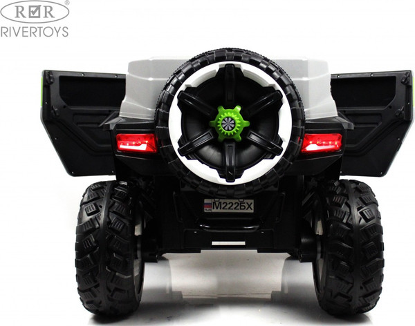 Детский автомобиль RiverToys М222БХ