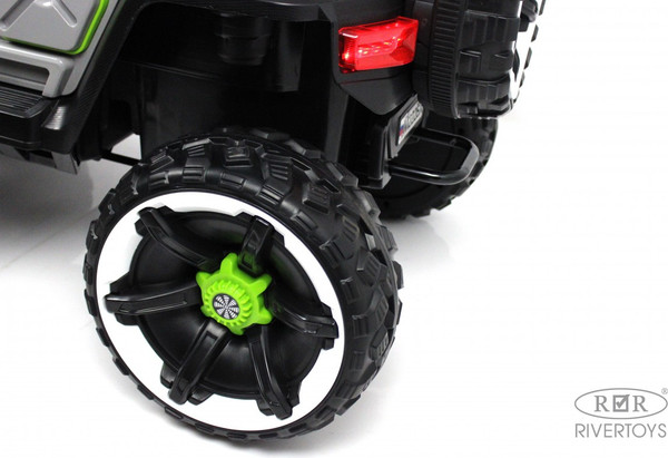 Детский автомобиль RiverToys М222БХ