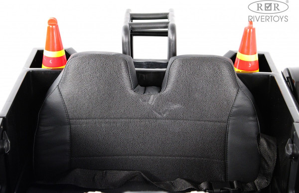 Детский автомобиль RiverToys C333MC