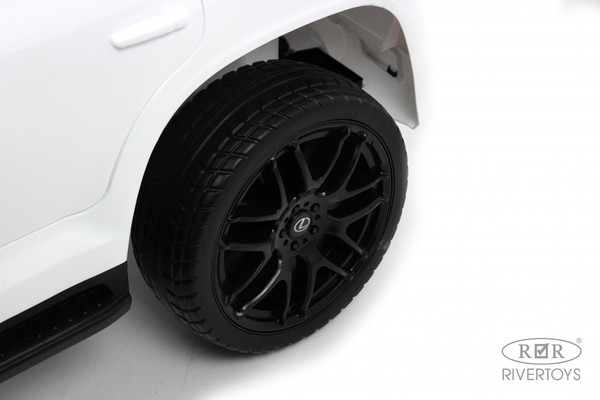 Детский автомобиль RiverToys Lexus 570 / E555EE
