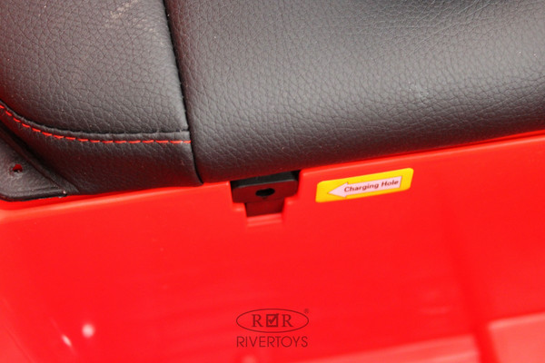 Детский автомобиль RiverToys Toyota Land Cruiser 300 / L999LL