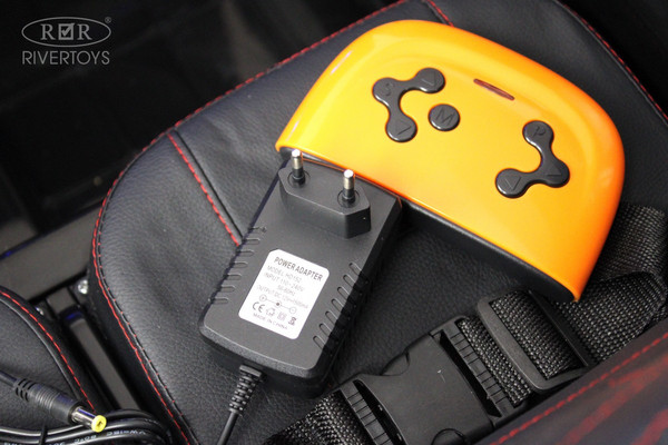 Детский автомобиль RiverToys K070PX