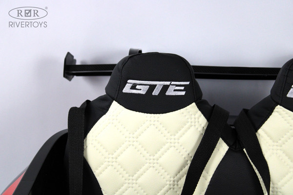 Детский автомобиль RiverToys F555FF