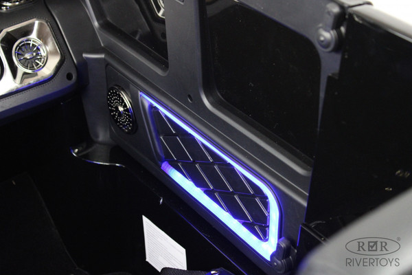 Детский автомобиль RiverToys Mercedes-AMG G63 24V / G111GG