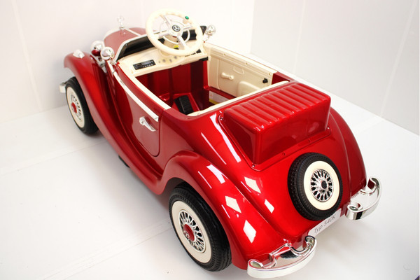 Детский автомобиль RiverToys Mercedes-Benz Typ 540K / M111MM