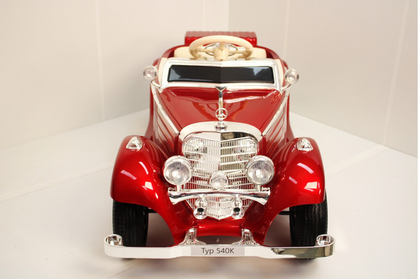 Детский автомобиль RiverToys Mercedes-Benz Typ 540K / M111MM