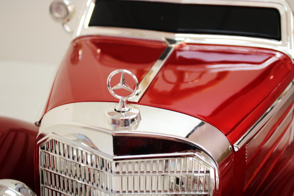 Детский автомобиль RiverToys Mercedes-Benz Typ 540K / M111MM