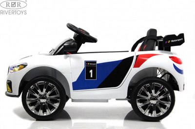 Детский автомобиль RiverToys F444FF