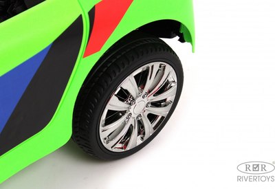 Детский автомобиль RiverToys F444FF