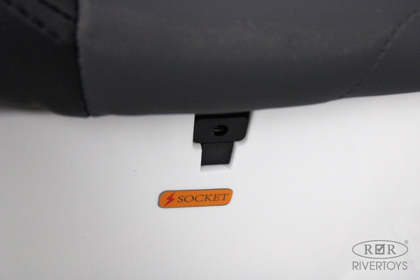 Детский автомобиль RiverToys McLaren Artura P888BP