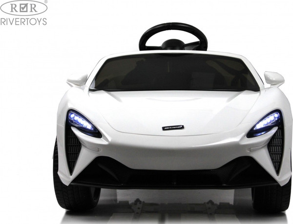 Детский автомобиль RiverToys McLaren Artura P888BP
