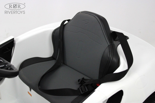 Детский автомобиль RiverToys McLaren Artura P888BP
