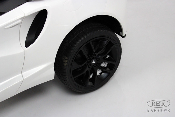 Детский автомобиль RiverToys McLaren Artura P888BP