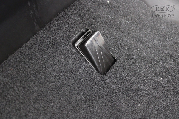 Детский автомобиль RiverToys Mercedes-Benz Unimog Concept P555BP