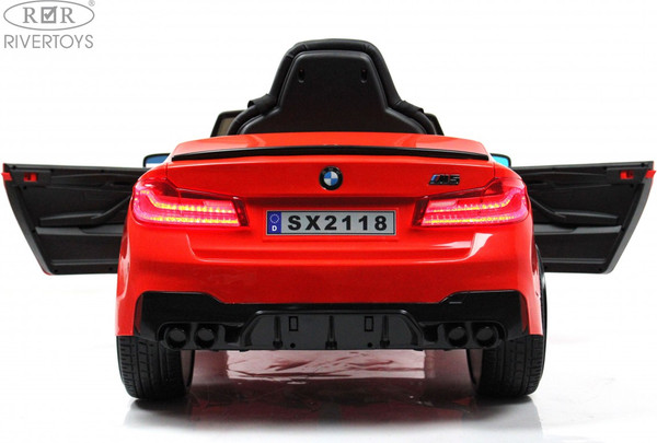 Детский автомобиль RiverToys BMW M5 Competition A555MP