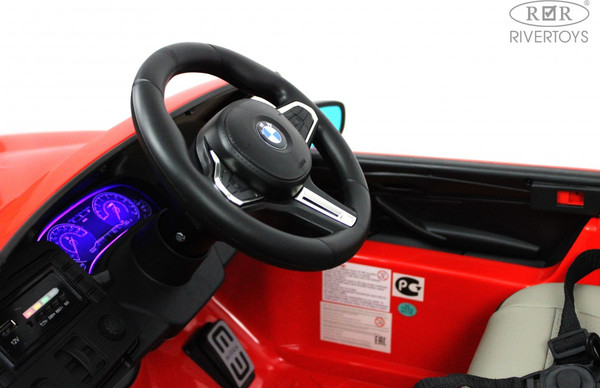 Детский автомобиль RiverToys BMW M5 Competition A555MP