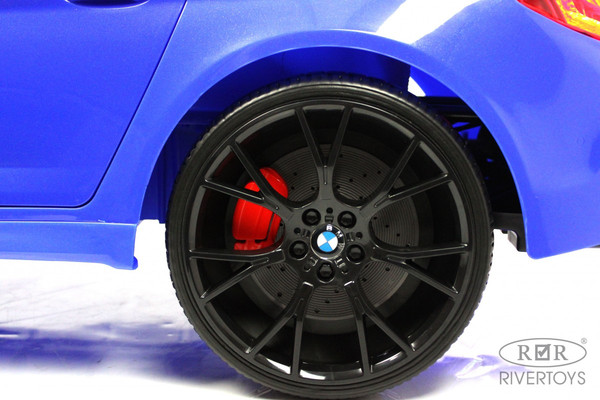 Детский автомобиль RiverToys BMW M5 Competition A555MP